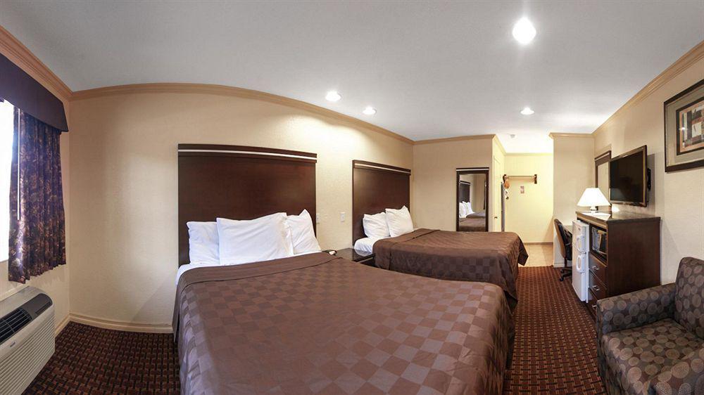 Rodeway Inn National City San Diego South Екстериор снимка